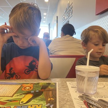 Delaney's Diner - Kiddos waiting to slam - Breakfast & Brunch Near Me - Westerville, Ohio