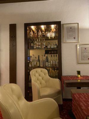 ZUR WEINSTEIGE - Hotel • Schlösschen • Gourmetrestaurant by null