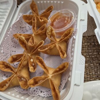 Cloud Thai Kitchen - Cream cheese wontons - Thai Near Me - Santa Clarita, California Cloud Thai Kitchen - Cream cheese wontons - Thai Near Me - Santa Clarita, California