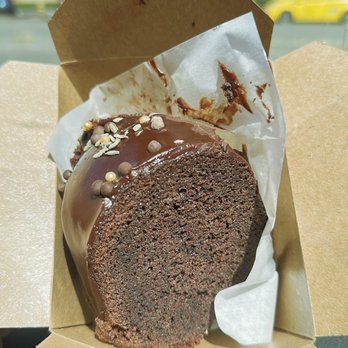 Choux Choux Bakery - Chocolate cake slice - Coffee & Tea Near Me - Everett, Washington