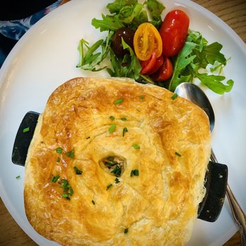 Sylvia's Restaurant and Lounge - Chicken Pot Pie - Canadian (New) Near Me - Vancouver, British Columbia