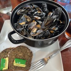 Donnellys of Barna - Mussels ...yum !!