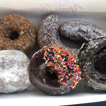 Yum Yum Bake Shops - 1/2 dozen - Donuts Near Me - Colmar, Pennsylvania Yum Yum Bake Shops - 1/2 dozen - Donuts Near Me - Colmar, Pennsylvania