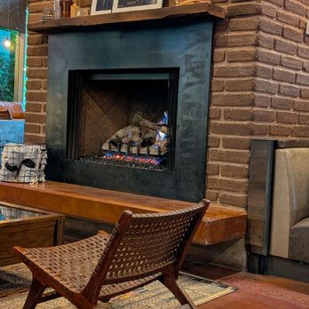 200 Social House - Indoor fireplace seating - Gastropubs Near Me - Bernalillo, New Mexico