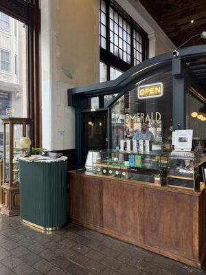 The Emerald Lounge by null