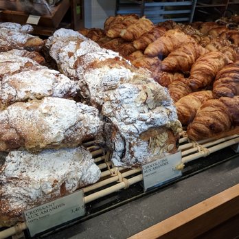 Première Moisson - a display of pastries in a bakery - Bakeries Near Me - Montreal, Quebec