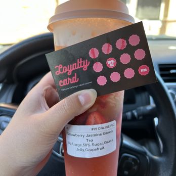 Der Tea Yogurt - Strawberry Jasmine Green Tea - Desserts Near Me - Rancho Cucamonga, California Der Tea Yogurt - Strawberry Jasmine Green Tea - Desserts Near Me - Rancho Cucamonga, California