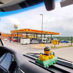Loves Country Store - Street View