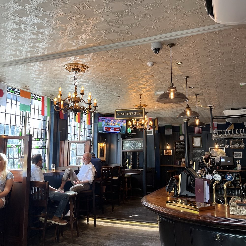The Sugar Loaf - Inside - British Near Me - London, XGL The Sugar Loaf - Inside - British Near Me - London, XGL