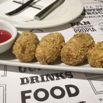 La Mirilla - Croquetas de Roqueforte (4,50€) - Spanish Near Me - Cadiz, California