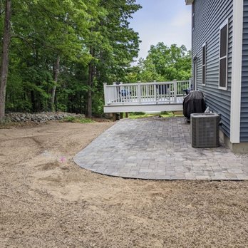Kilgore Landscapes - a paver patio being laid - Landscaping Near Me Kilgore Landscapes - a paver patio being laid - Landscaping Near Me
