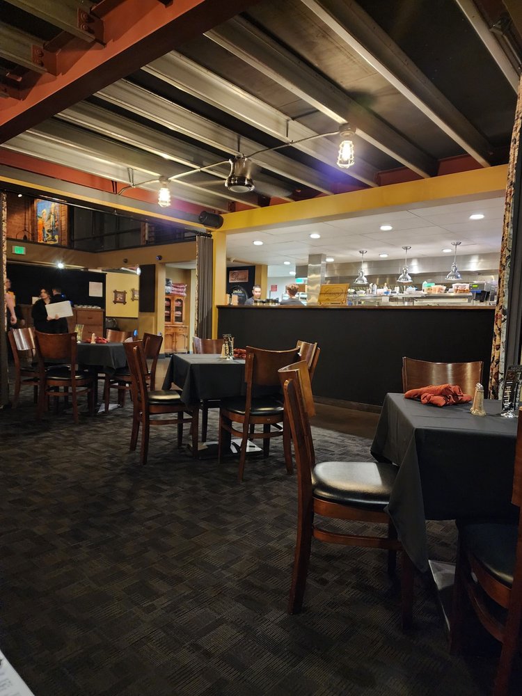 Chase's Restaurant   *Old Town La Verne*