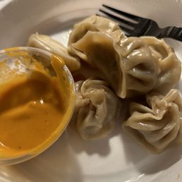 Momos Momos