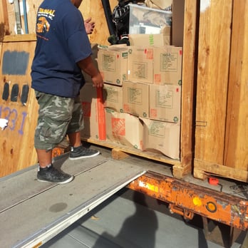 Colonial Van & Storage - How my things were stacked, stored, and transported. - Movers Near Me - Sacramento, California