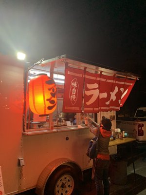 midnite ramen by null