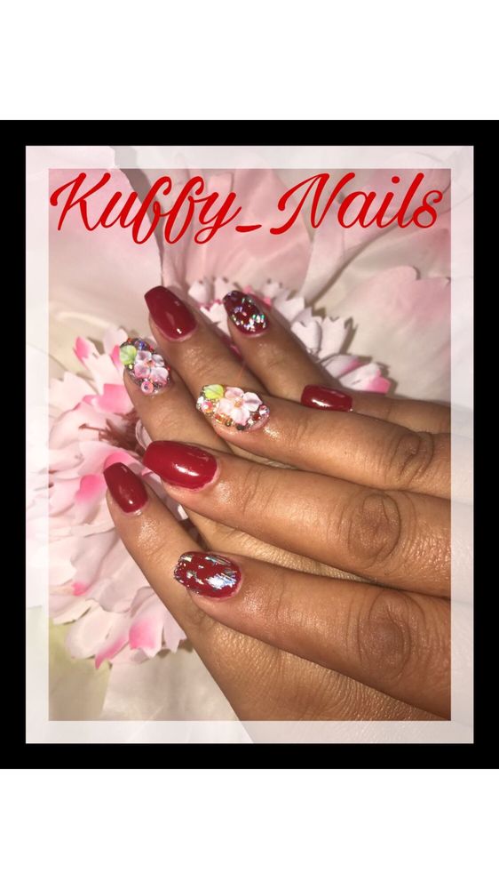 KuffyNails Logo