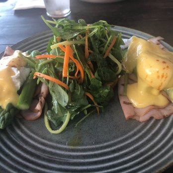 Blasteran - Eggs Benedict with asparagus (to make it gluten-free) - Asian Fusion Near Me - Culver City, California