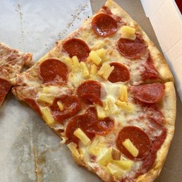 Pepperoni and pineapple pizza Pepperoni and pineapple pizza