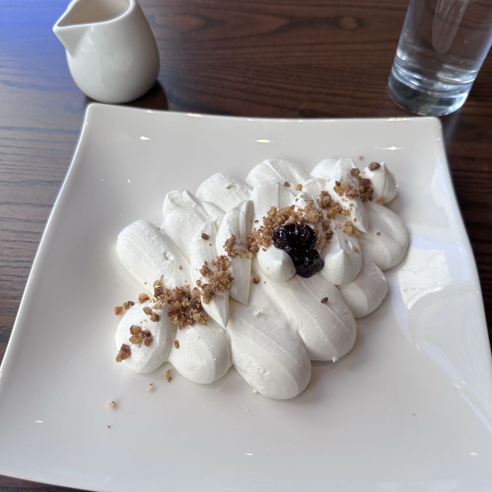 Greek yogurt dessert Greek yogurt dessert