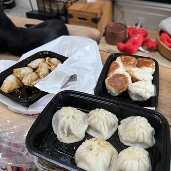 Shanghai Dumpling King - D4. Shanghai Steamed Soup Dumpling (8pcs) / - Dim Sum Near Me - San Francisco, California