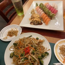 Sushi Cocoro - Yakisoba, sushi for two