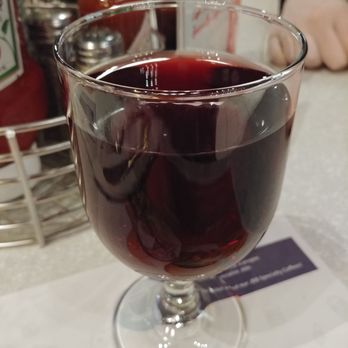 Jukebox - Nice pour! Decent red wine for 7$, Yellow Label Cab Sauv - American Near Me - Dollard-des-Ormeaux, Quebec