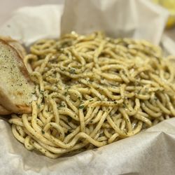 Clawdaddy - Garlic Butter Noodle with bread