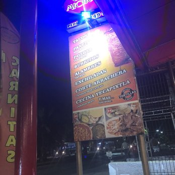 Carnitas Michoacán - Signage - Mexican Near Me - Cancún, ROO