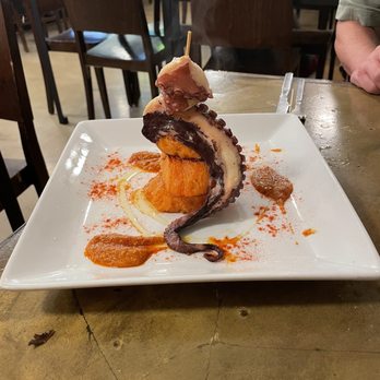 El 68 - The pulpo--must try! - Mediterranean Near Me - Barcelona, B El 68 - The pulpo--must try! - Mediterranean Near Me - Barcelona, B