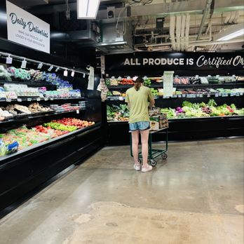MOM's Organic Market - Produce section @ Mom's Organic Market - Grocery Near Me - Washington, DC, District of Columbia MOM's Organic Market - Produce section @ Mom's Organic Market - Grocery Near Me - Washington, DC, District of Columbia