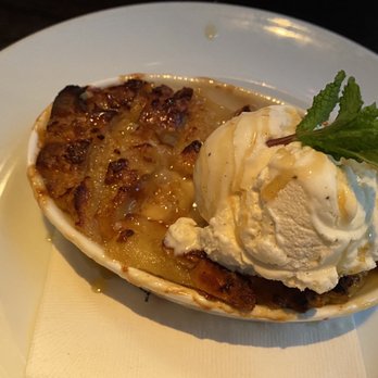 Marlow's Tavern - Dessert Bourbon Bread Pudfing - New American Near Me - Orlando, Florida Marlow's Tavern - Dessert Bourbon Bread Pudfing - New American Near Me - Orlando, Florida