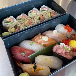 Spicy Tuna roll and Sushi set for 1.