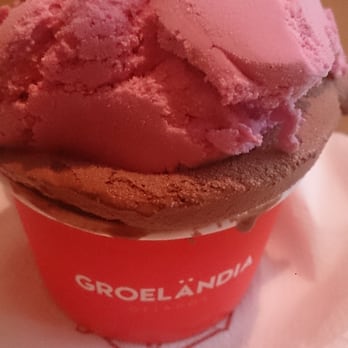 Groeländia - Cherry and dark chocolate (this is a small) - Ice Cream & Frozen Yogurt Near Me - Rio de Janeiro, RJ