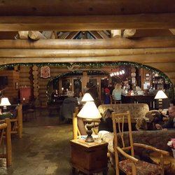 Le Grand Lodge Mont-Tremblant - Bar area. Absolutely amazing log structure like one rarely can find on the east coast