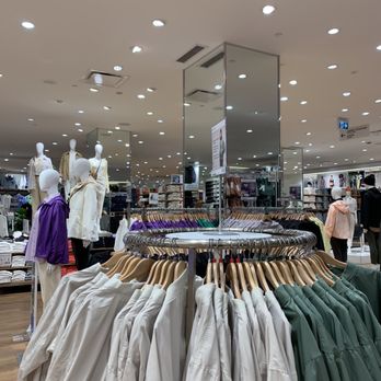 Uniqlo - Store interior. - Children's Clothing Near Me - Montreal, Quebec Uniqlo - Store interior. - Children's Clothing Near Me - Montreal, Quebec