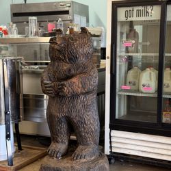 Cruze Country Store - Chainsaw art bear
