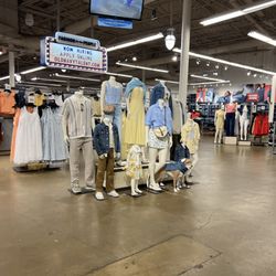 Old Navy - 3/26/25 Store display