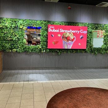 Arctic Delights - Backdrop - Ice Cream & Frozen Yogurt Near Me - Wilmington, Delaware