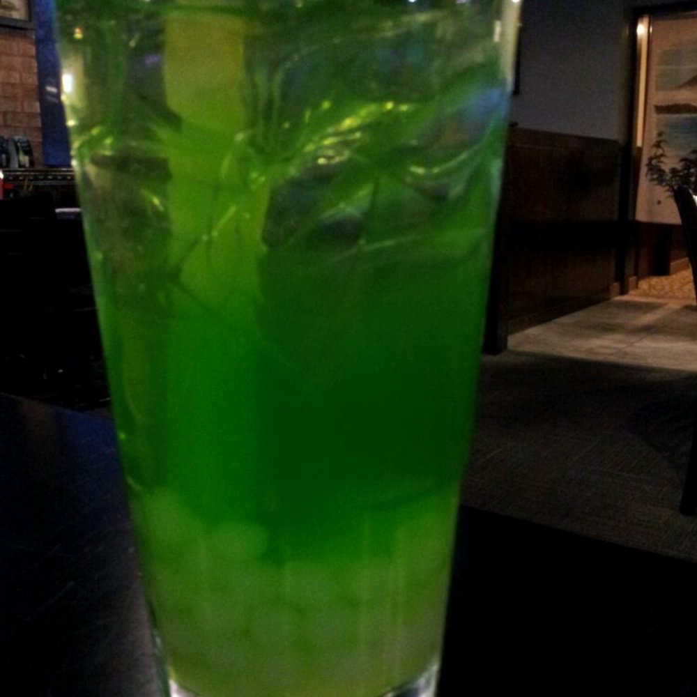 Sushi Mido - Green apple smoothie bubble tea - Japanese Near Me - Shawnee, Kansas
