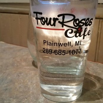 Four Roses Cafe - New American Near Me - Plainwell, Michigan