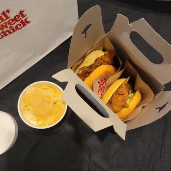 Sweet Chick - Nashville and og chicken Sandwich with Mac & cheese. - Southern Near Me - Brooklyn, New York Sweet Chick - Nashville and og chicken Sandwich with Mac & cheese. - Southern Near Me - Brooklyn, New York