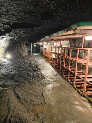 Fugaku Wind Cave by null