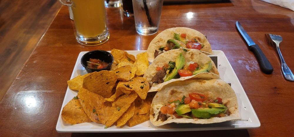 Rachel's Bar & Grill Logo