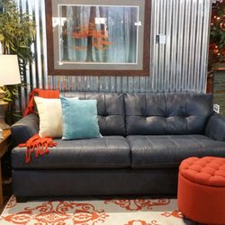 Model Home Furnishings - Eagle - A lot of great sofas to pick from!