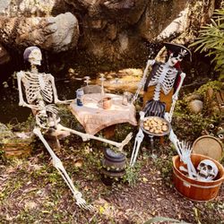 Smugglers Cove Adventure Golf - Cheers to a million more years