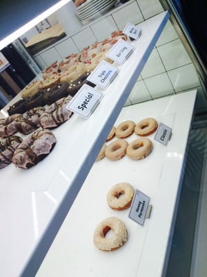 Cartems Donuts by null