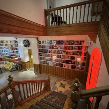 Retro Suites Hotel - Hotels Near Me - Chatham, Ontario
