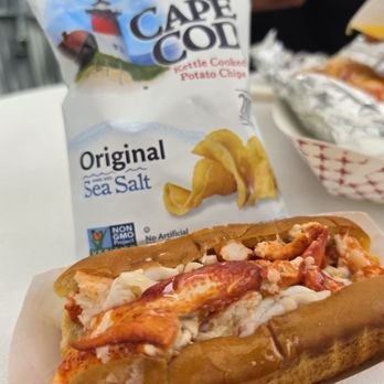 James Hook & Co - Lobster roll with butter - Seafood Near Me - Boston, Massachusetts James Hook & Co - Lobster roll with butter - Seafood Near Me - Boston, Massachusetts
