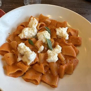 Park Distillery - Spicy rigatoni alla vodka - Canadian (New) Near Me - Banff, Alberta Park Distillery - Spicy rigatoni alla vodka - Canadian (New) Near Me - Banff, Alberta