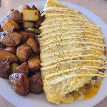 Genki Kitchen - Meat omelette with skillet potatoes - Japanese Near Me - Sacramento, California Genki Kitchen - Meat omelette with skillet potatoes - Japanese Near Me - Sacramento, California